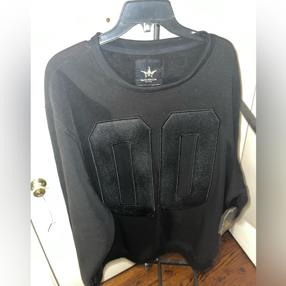 MAXI MILIAN LONG SLEEVE.